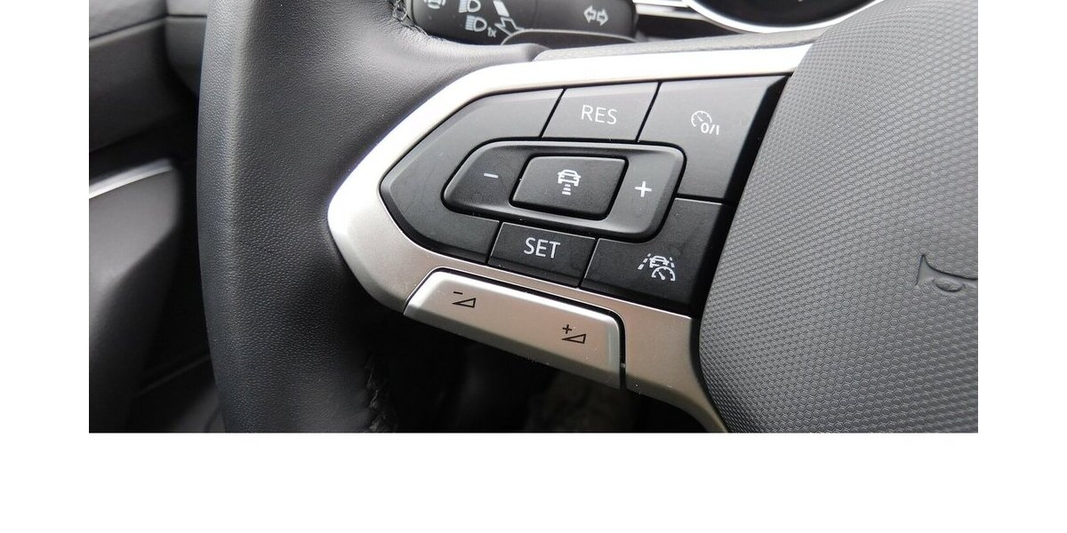 VW Passat Variant 2.0 BusinesTDI DSG Navi Klima 32.200 km 23.990 &euro; Vordorf 38533