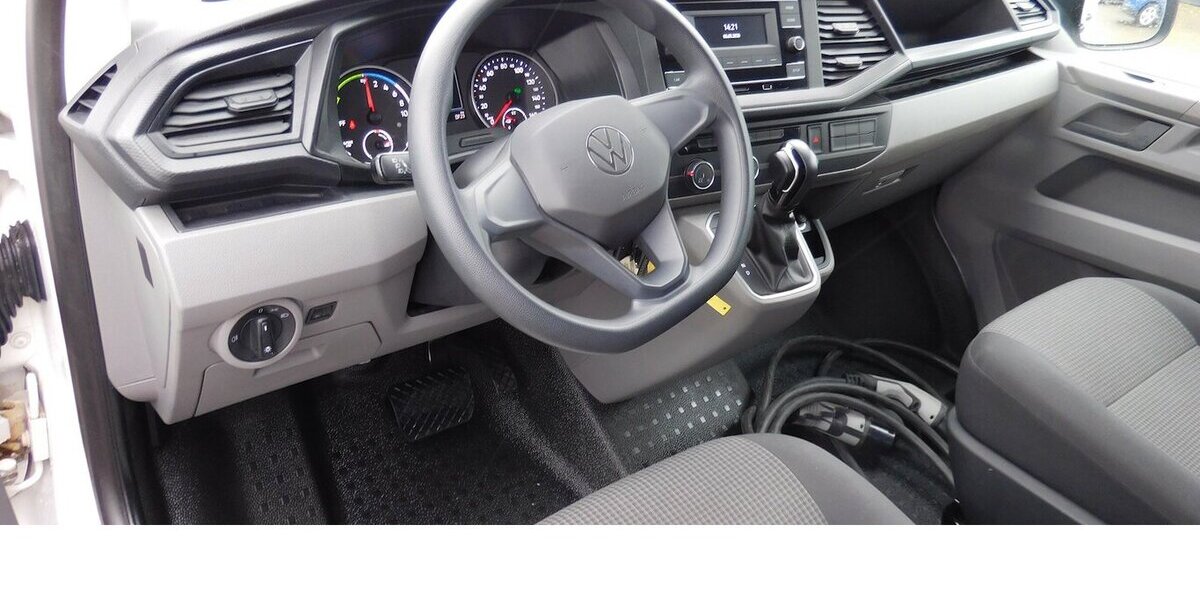 VW T6.1 Transporter 1 Abt e- Lang 4-Gang Automatic 5.400 km 15.990 &euro; Vordorf 38533