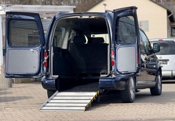 VW Caddy 142.800 km 24.900 &euro; Salzgitter 38259