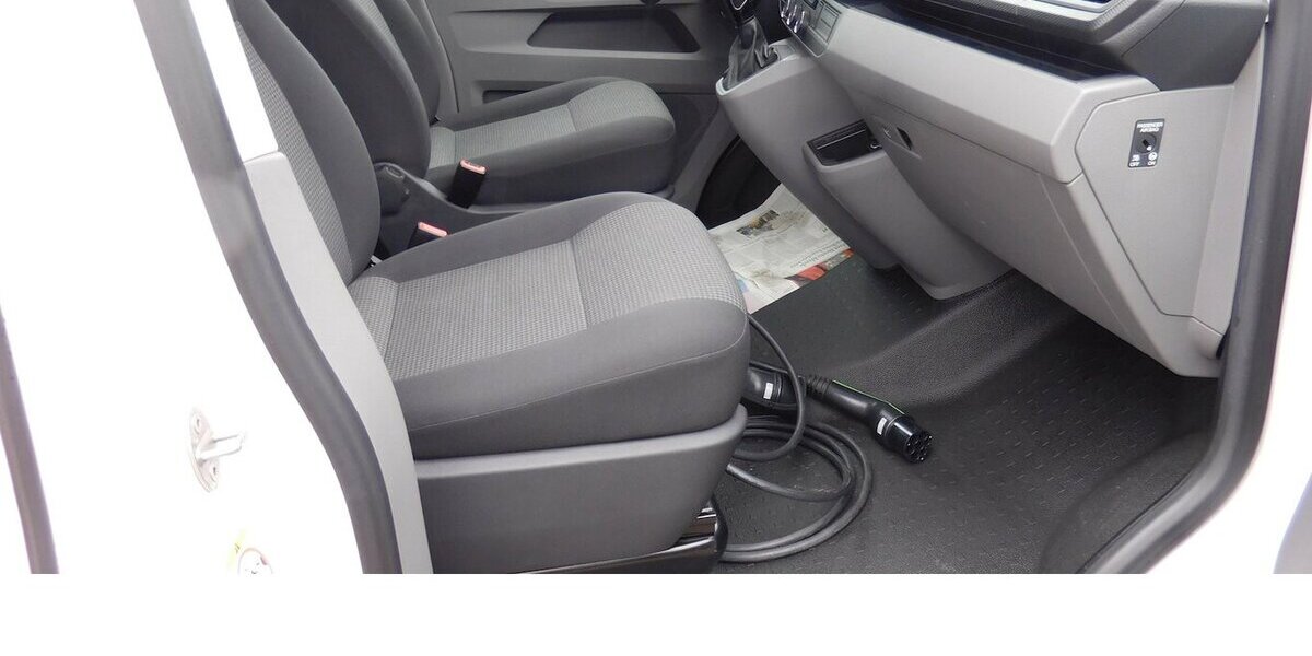 VW T6.1 Transporter 1 Abt e- Lang 4-Gang Automatic 10.600 km 15.390 &euro; Vordorf 38533