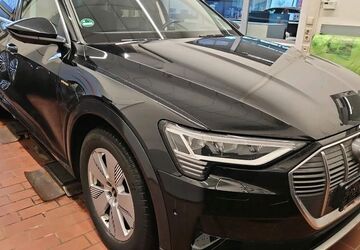 Audi e-tron 81.700 km 32.900 &euro; Salzgitter 38259