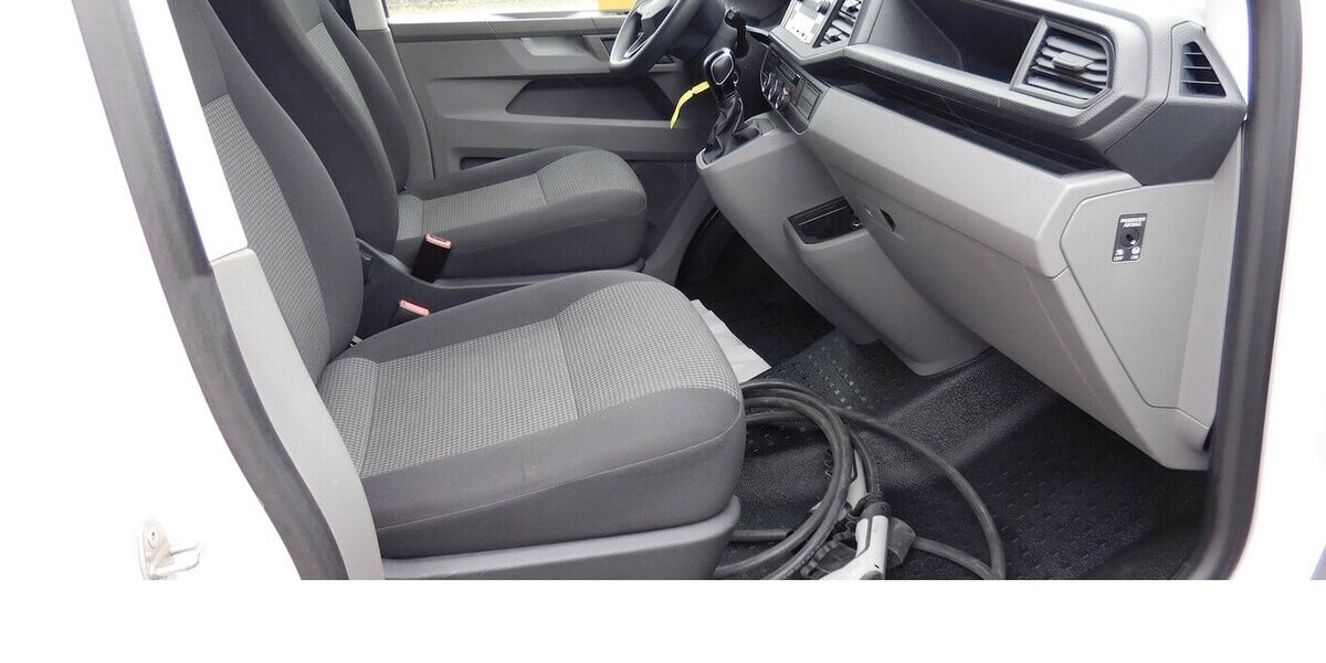 VW T6.1 Transporter 1 Abt e- Lang 4-Gang Automatic 5.400 km 15.990 &euro; Vordorf 38533