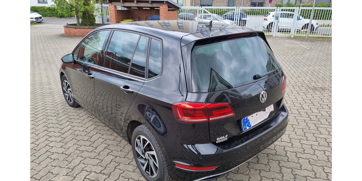 VW Golf Sportsvan VII Join,KLIMA,NAVI,AHK,LED 181.800 km 9.989 &euro; Braunschweig 38106