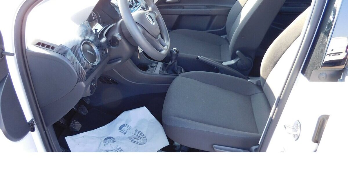 VW up! 1.0 Move MPI BMT 4Trg Klima Radio 15.700 km 12.390 &euro; Vordorf 38533