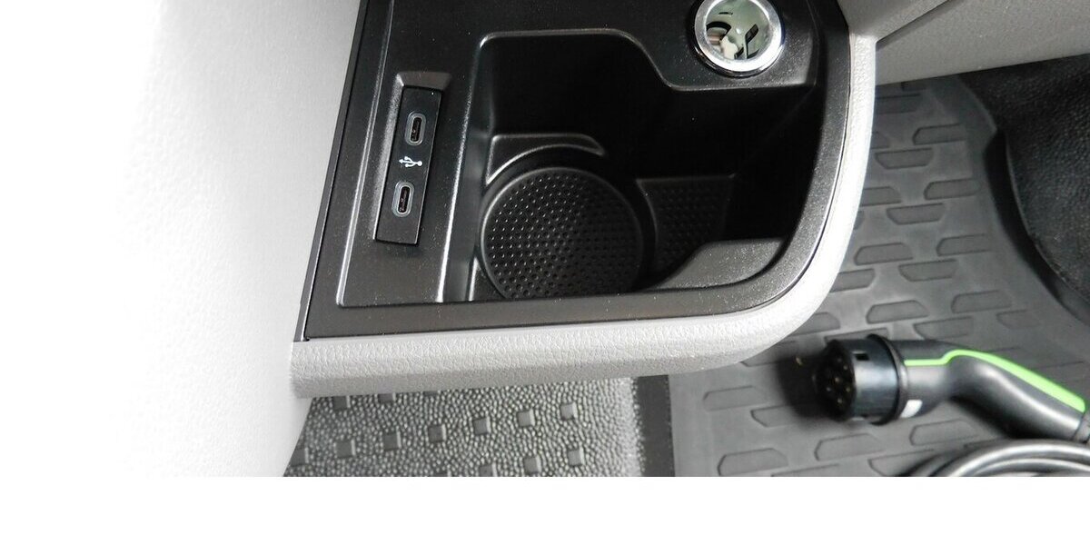 VW T6.1 Transporter 1 Abt e- Lang 4-Gang Auto Navi 20.900 km 15.390 &euro; Vordorf 38533