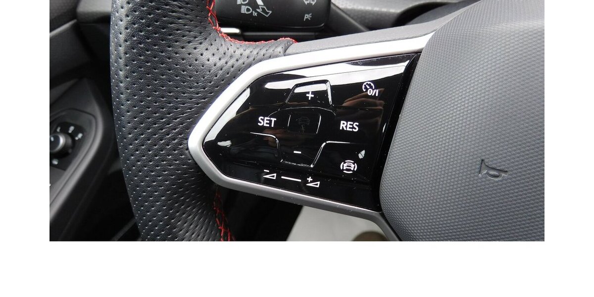 VW Golf GTI Golf 2.0 VIII TSI Performance 4Trg Navi 29.900 km 24.990 &euro; Vordorf 38533