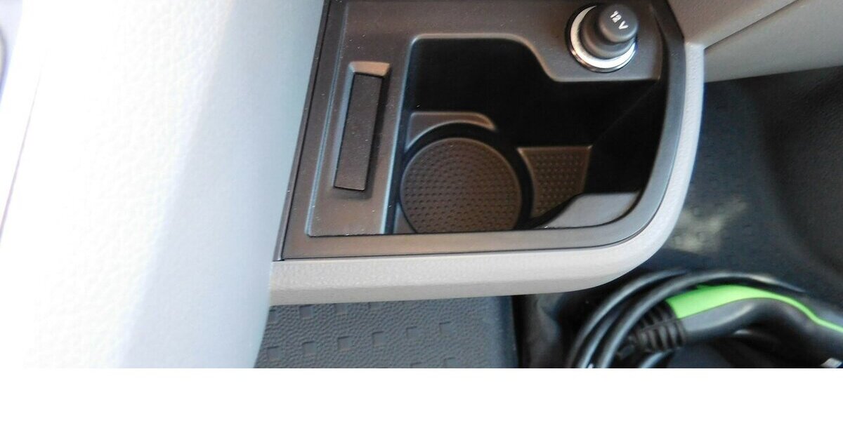 VW T6.1 Transporter 1 Abt e- Lang 4-Gang Automatic 3.700 km 16.390 &euro; Vordorf 38533