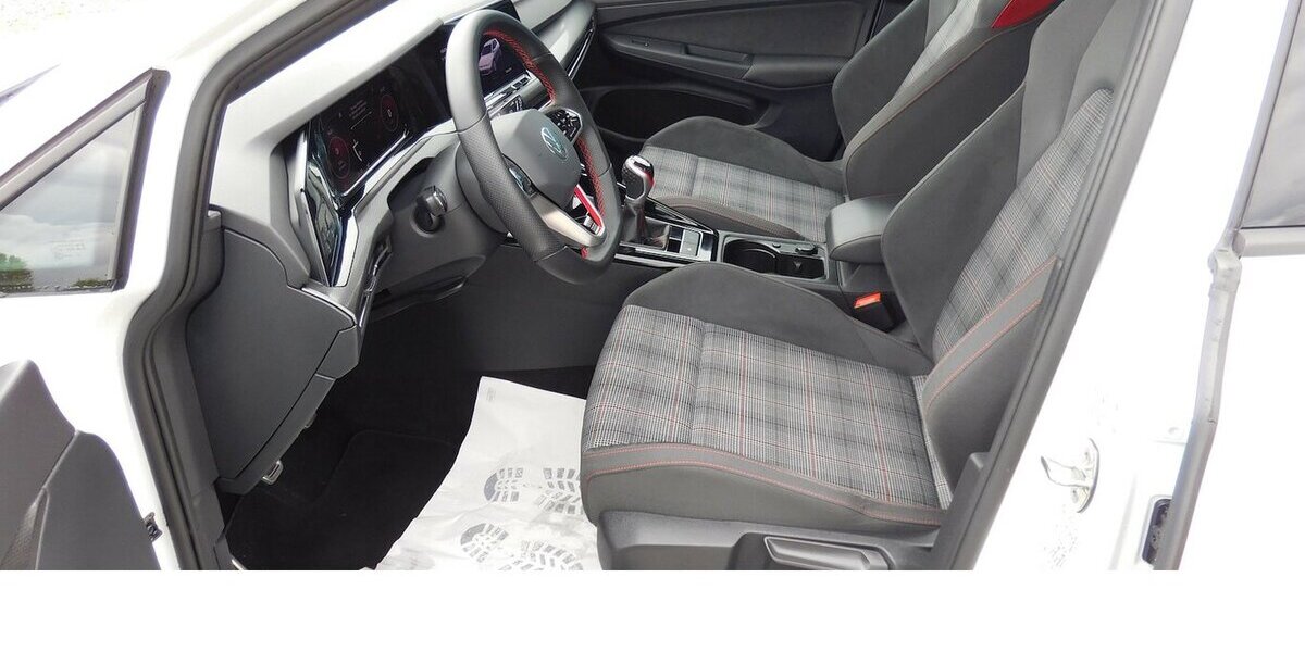 VW Golf GTI Golf 2.0 VIII TSI Performance 4Trg Navi 25.100 km 23.990 &euro; Vordorf 38533