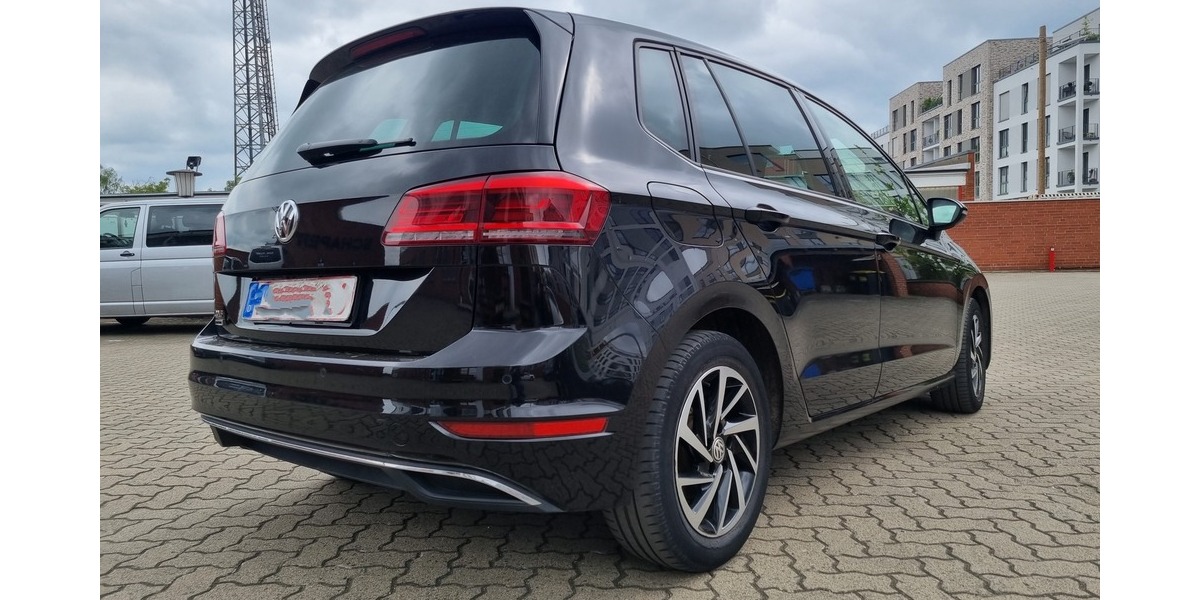 VW Golf Sportsvan VII Join,KLIMA,NAVI,AHK,LED 181.800 km 9.989 &euro; Braunschweig 38106