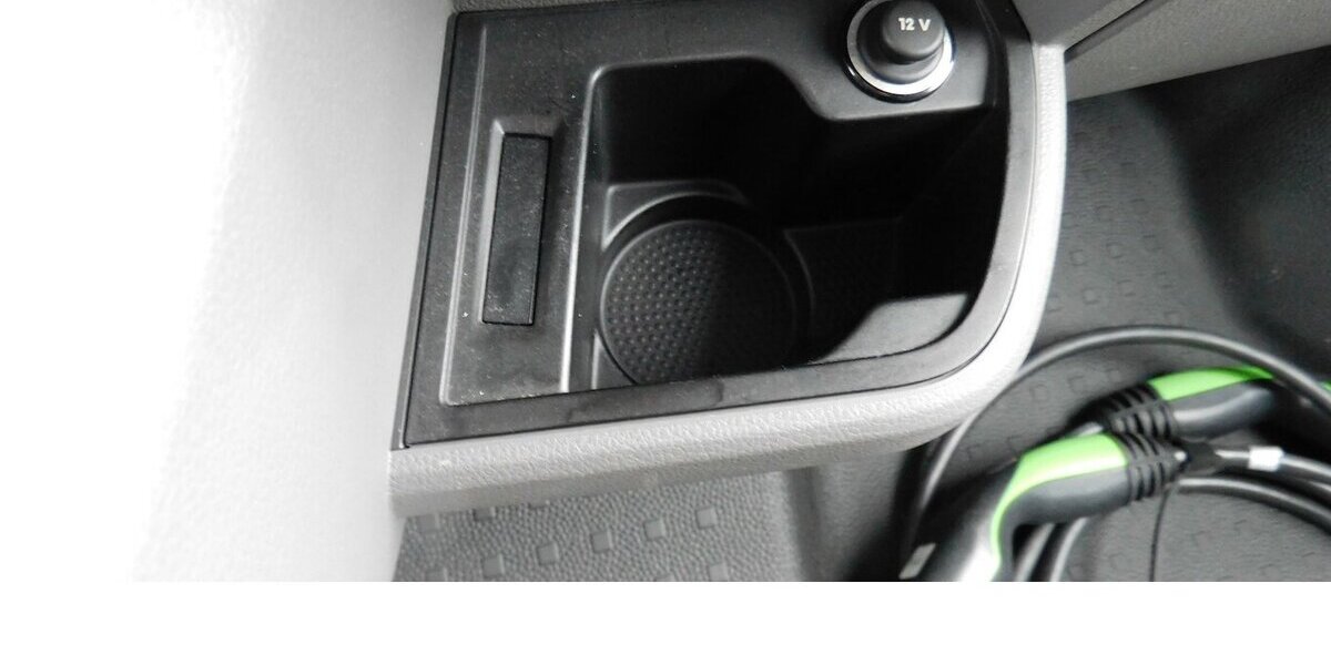 VW T6.1 Transporter 1 Abt e- Lang 4-Gang Automatic 10.600 km 15.390 &euro; Vordorf 38533