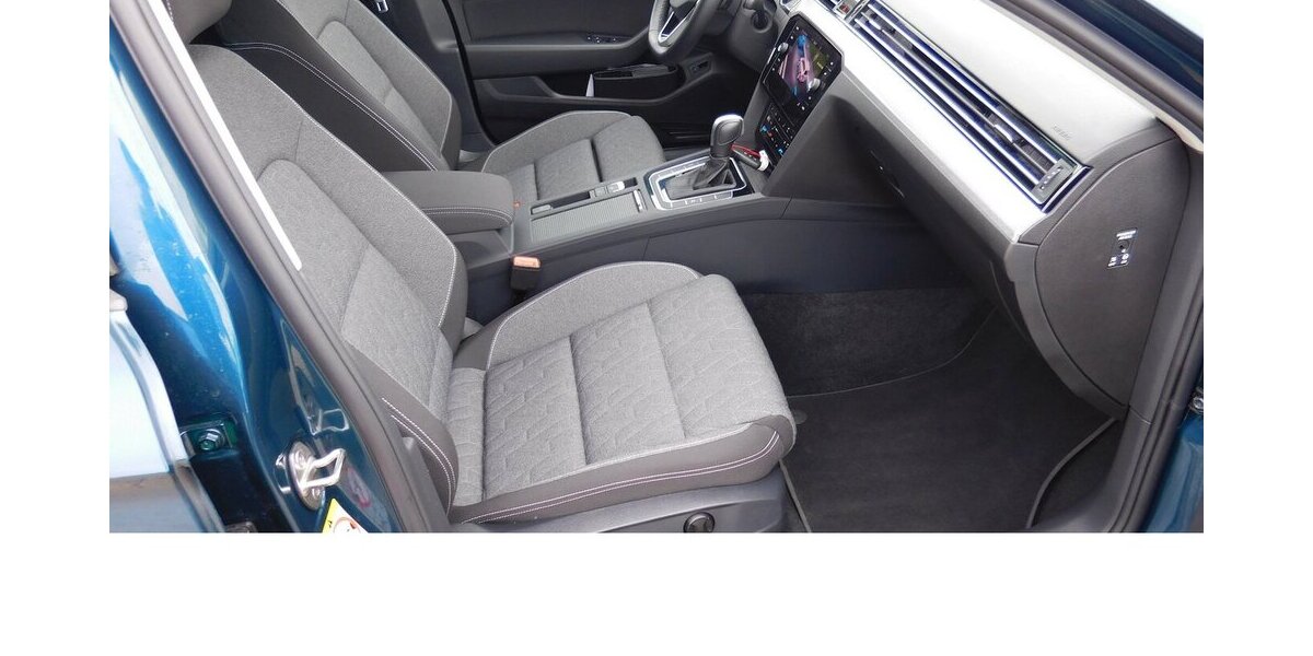 VW Passat Variant 2.0 BusinesTDI DSG Navi Klima 32.200 km 23.990 &euro; Vordorf 38533