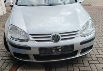 VW Golf 305.907 km 2.550 &euro; Salzgitter 38228
