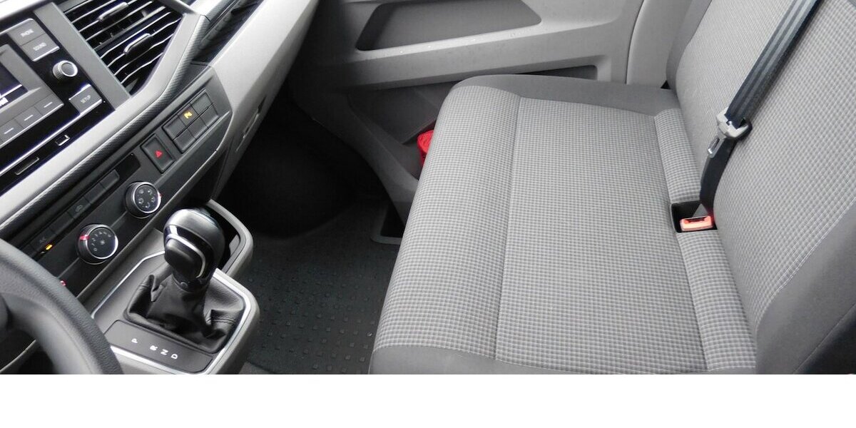 VW T6.1 Transporter 1 Abt e- Lang 4-Gang Automatic 5.200 km 17.690 &euro; Vordorf 38533