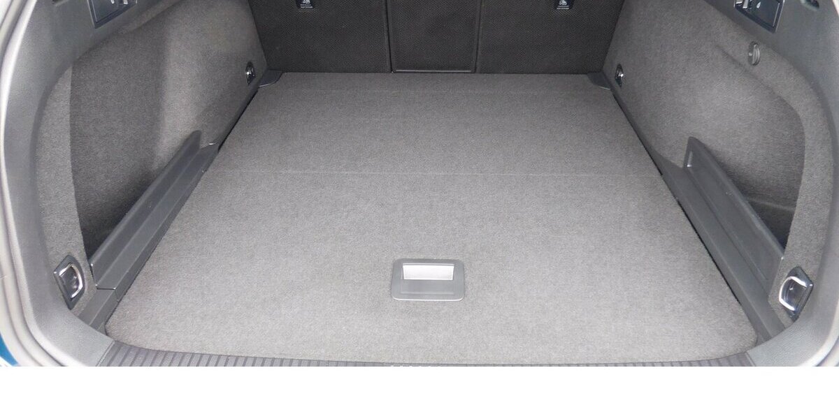 VW Passat Variant 2.0 BusinesTDI DSG Navi Klima 32.200 km 23.990 &euro; Vordorf 38533