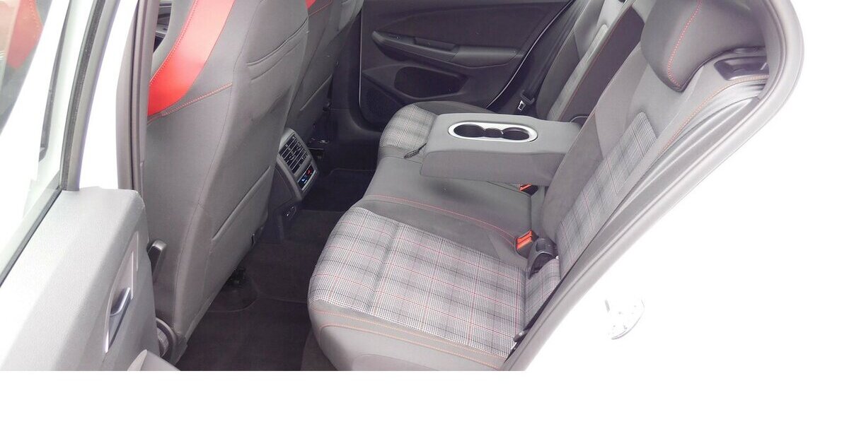 VW Golf GTI Golf 2.0 VIII TSI Performance 4Trg Navi 25.100 km 23.990 &euro; Vordorf 38533