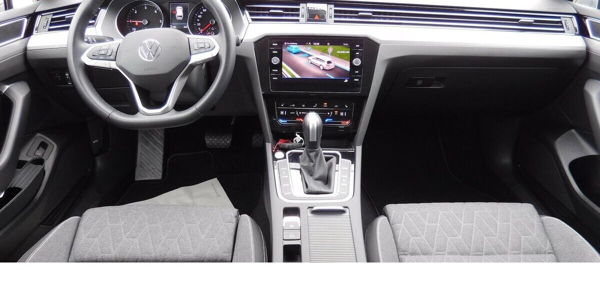 VW Passat Variant 2.0 BusinesTDI DSG Navi Klima 32.200 km 23.990 &euro; Vordorf 38533