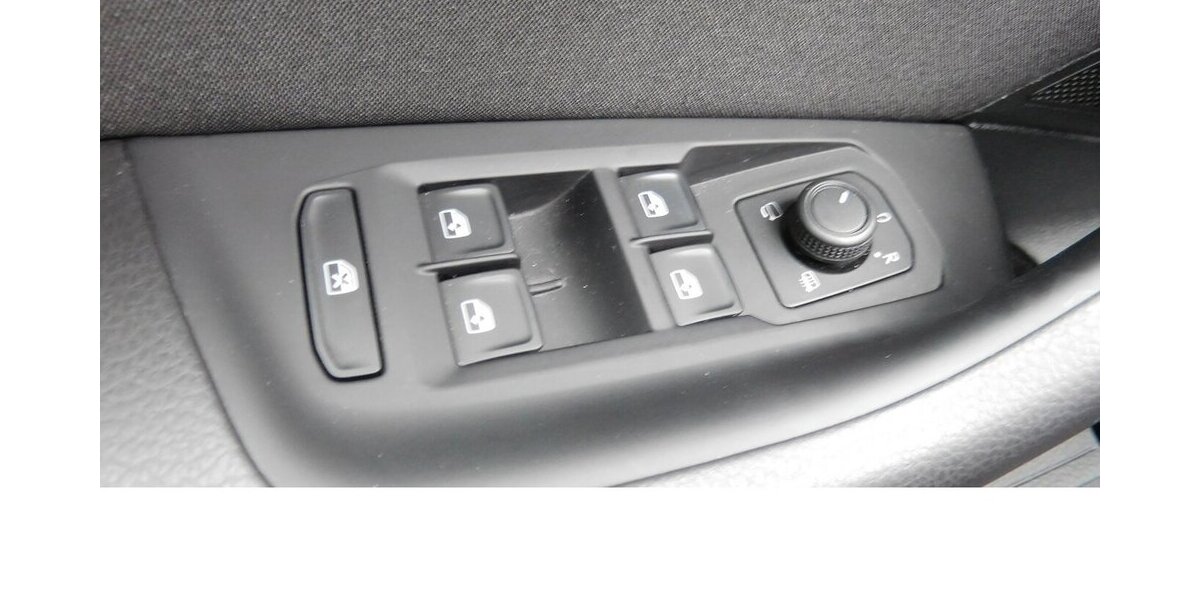 VW Passat Variant 2.0 BusinesTDI DSG Navi Klima 32.200 km 23.990 &euro; Vordorf 38533