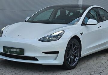 Tesla Model 3 106.589 km 24.440 &euro; Braunschweig 38112