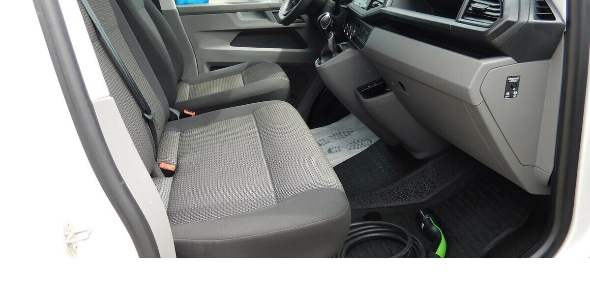 VW T6.1 Transporter 1 Abt e- Lang 4-Gang Auto Navi 20.900 km 15.390 &euro; Vordorf 38533
