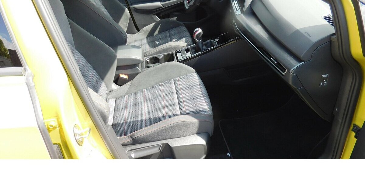 VW Golf 2.0 VIII GTI Performance 4 TRG TSI BMT Navi 29.100 km 24.690 &euro; Vordorf 38533