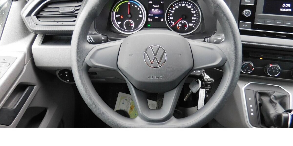 VW T6.1 Transporter 1 Abt e- Lang 4-Gang Automatic 5.200 km 17.690 &euro; Vordorf 38533