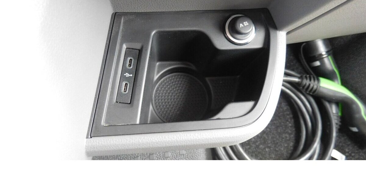 VW T6.1 Transporter 1 Abt e- Lang 4-Gang Auto Navi 26.700 km 17.390 &euro; Vordorf 38533