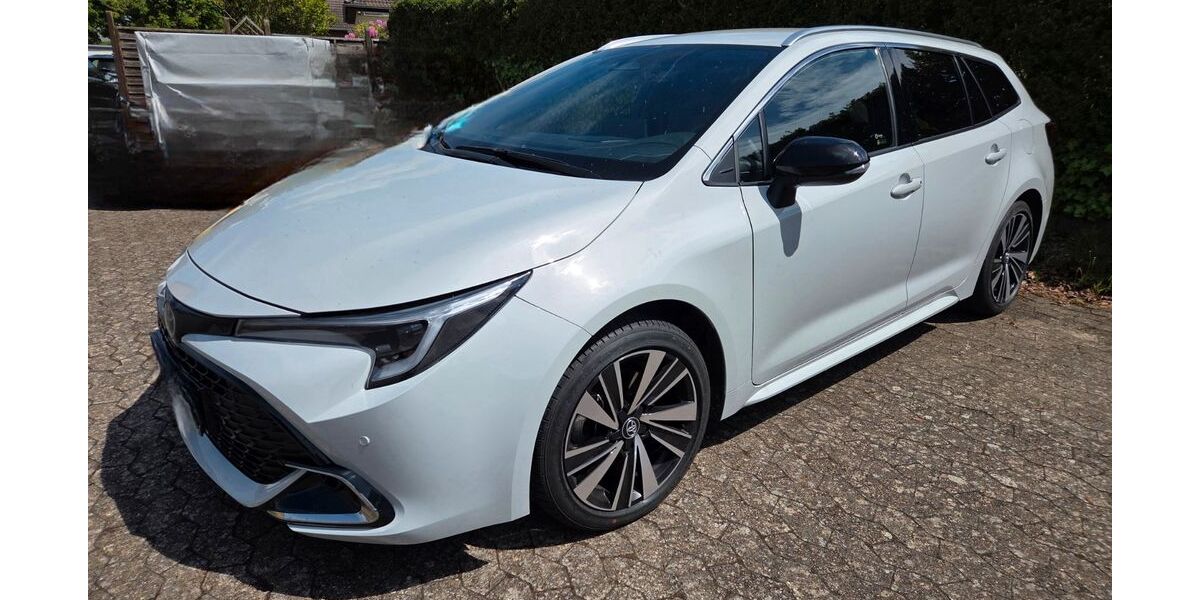 Toyota Corolla 9.115 km 27.000 &euro; Peine 31228