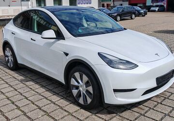 Tesla Model Y 139.398 km 27.970 &euro; Braunschweig 38112