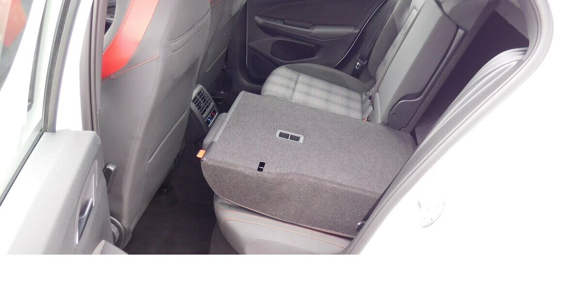 VW Golf GTI Golf 2.0 VIII TSI Performance 4Trg Navi 25.100 km 23.990 &euro; Vordorf 38533