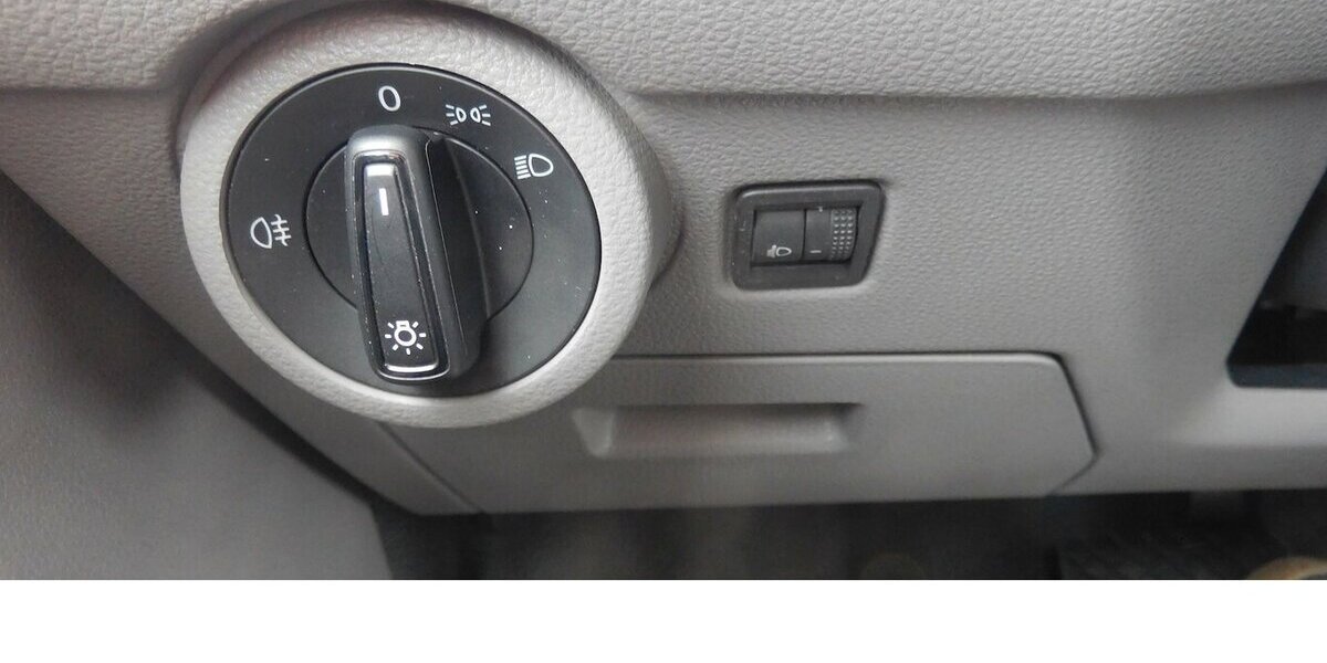 VW T6.1 Transporter 1 Abt e- Lang 4-Gang Auto Navi 26.700 km 17.390 &euro; Vordorf 38533