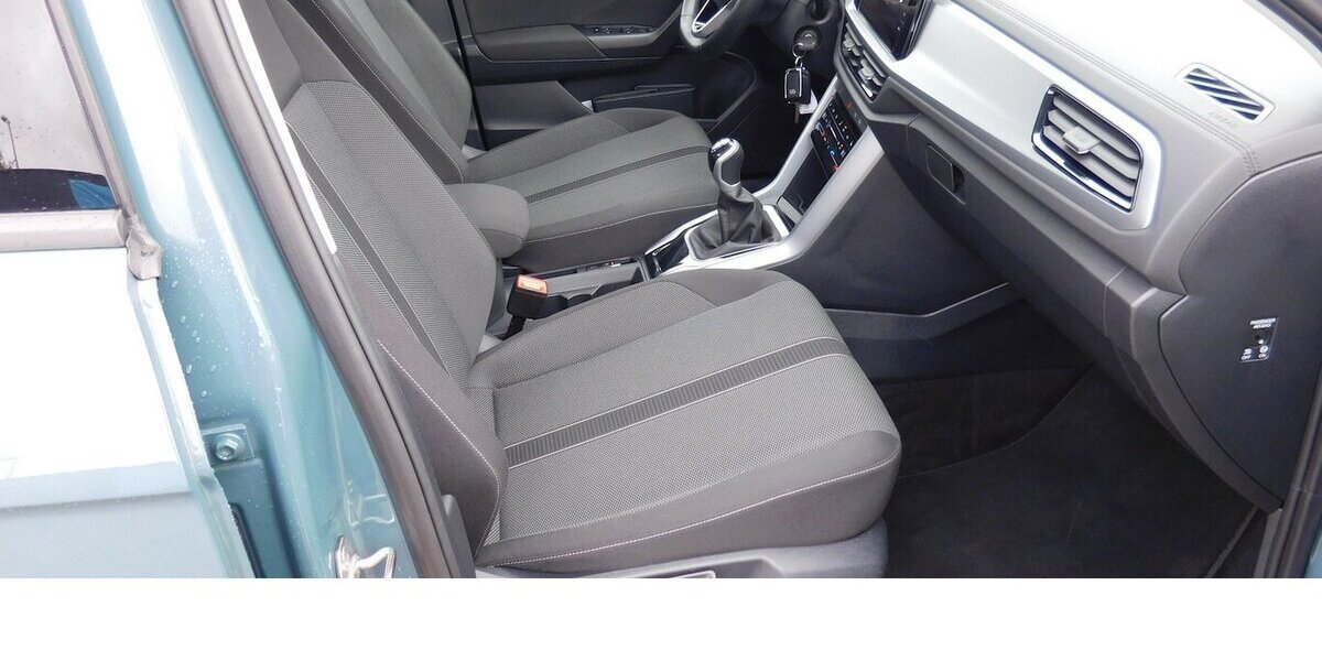 VW T-Roc 1.5 Life TSI BMT Navi Klima 34.000 km 22.990 &euro; Vordorf 38533