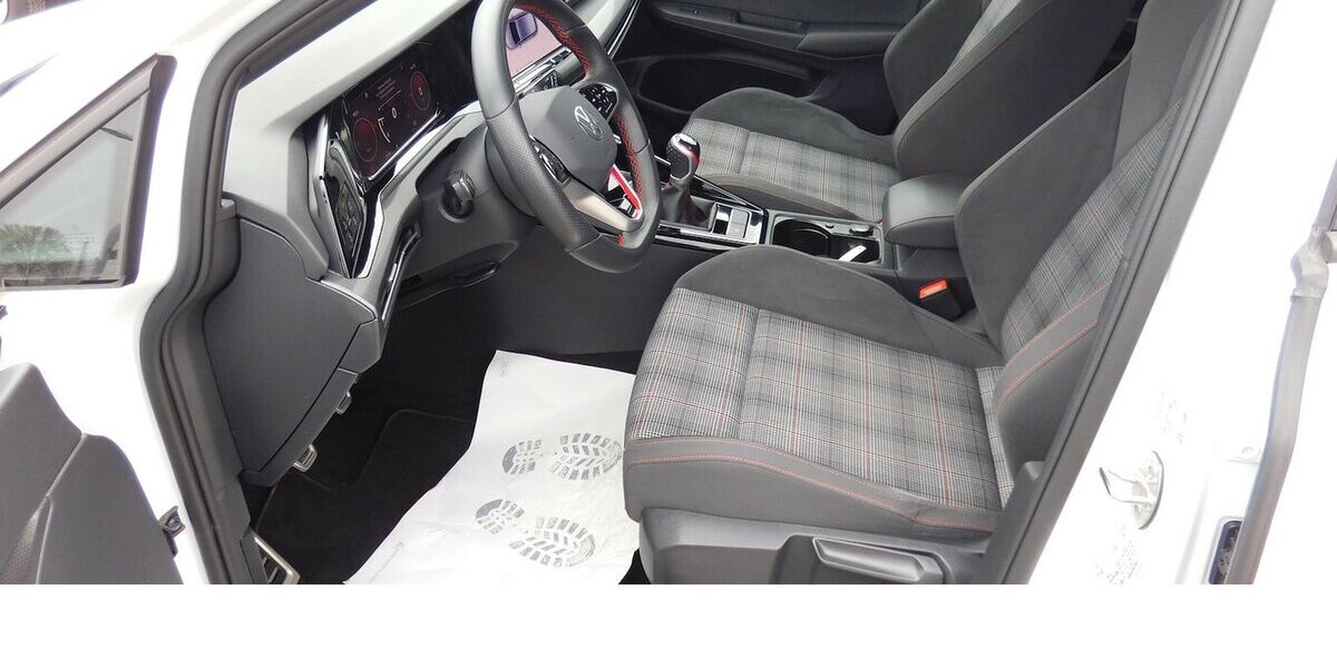VW Golf GTI Golf 2.0 VIII TSI Performance 4Trg Navi 29.900 km 24.990 &euro; Vordorf 38533